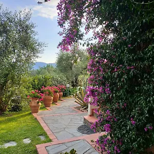 chiara-apartment.hotelitalianriviera.com/